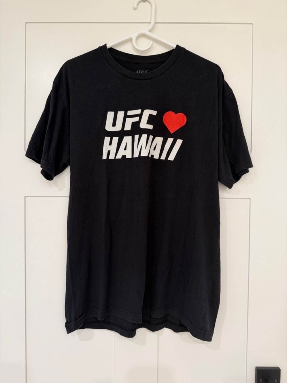 FREE w/ 🌻3/$25 bundle - UFC ❤️ Hawaii Black Tee